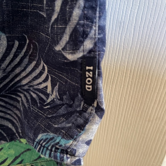 IZOD Saltwater Relaxed Classics Hawaiian Shirt | Size Small - Picture 4 of 8